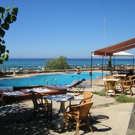 Seafront Calista Beach House With Garden Glyfada  Bagian luar foto