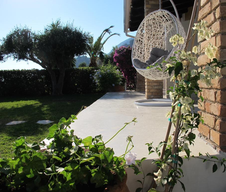 Seafront Calista Beach House With Garden Glyfada  Bagian luar foto