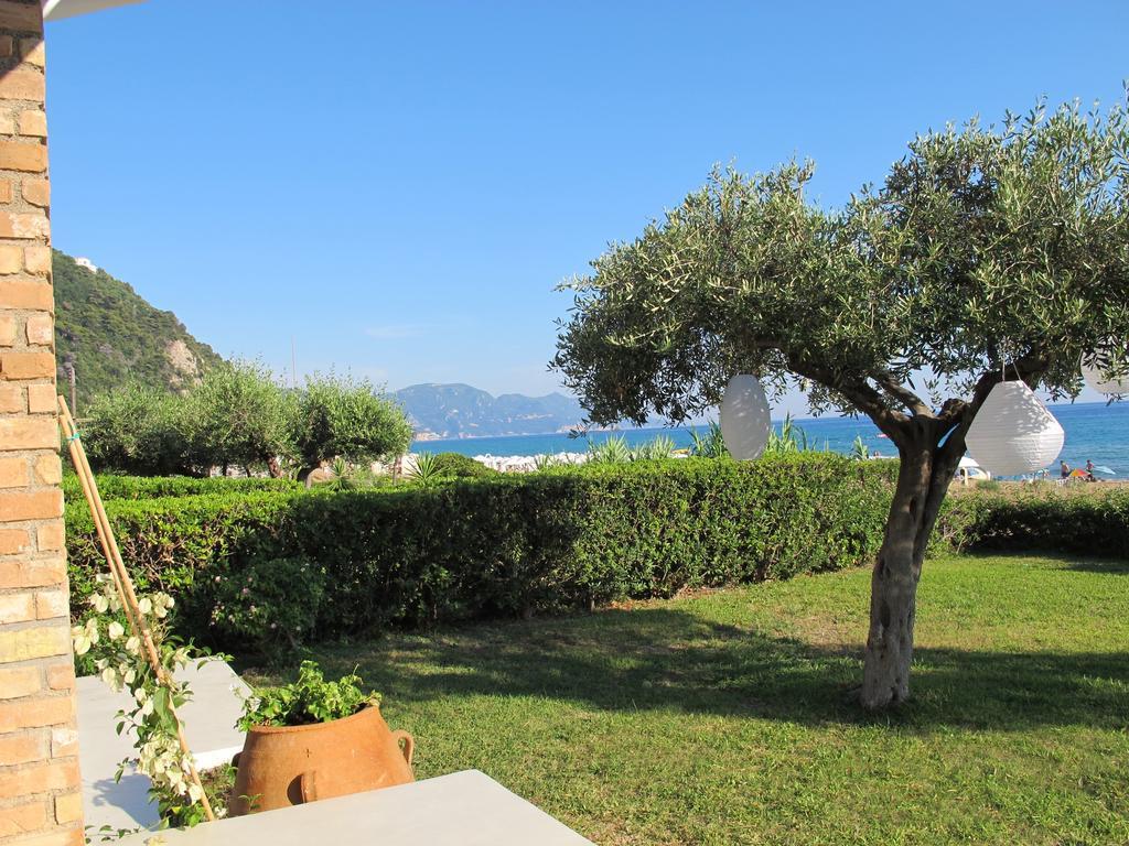 Seafront Calista Beach House With Garden Glyfada  Bagian luar foto