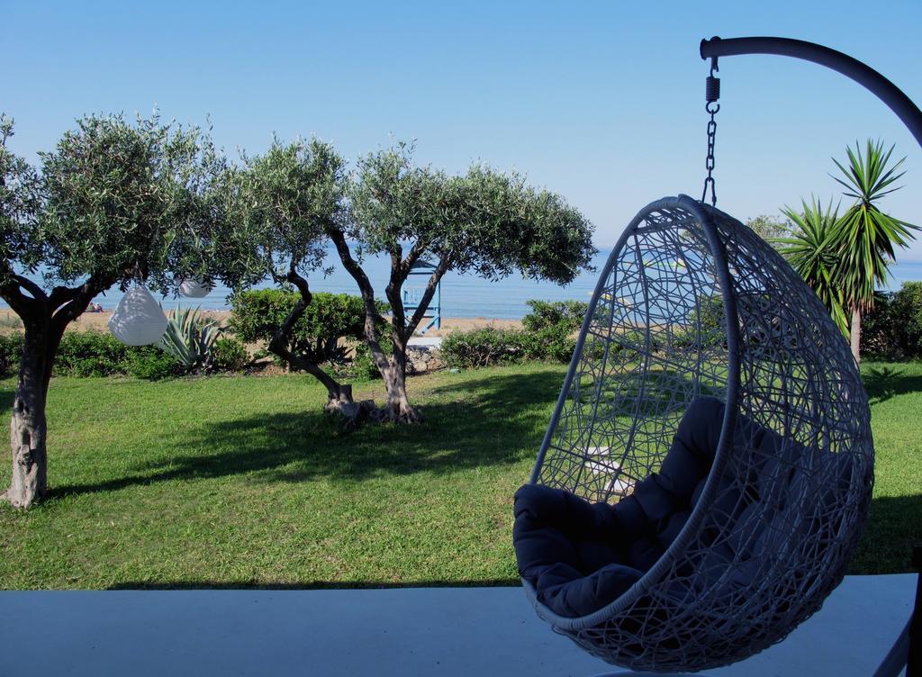 Seafront Calista Beach House With Garden Glyfada  Bagian luar foto