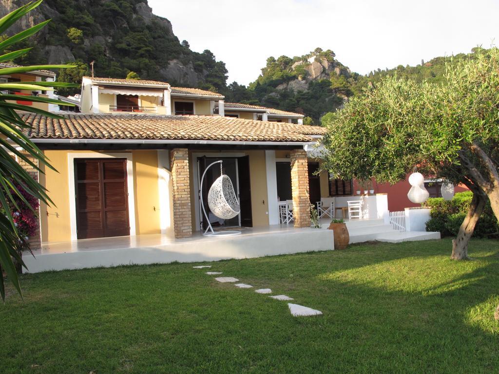 Seafront Calista Beach House With Garden Glyfada  Bagian luar foto
