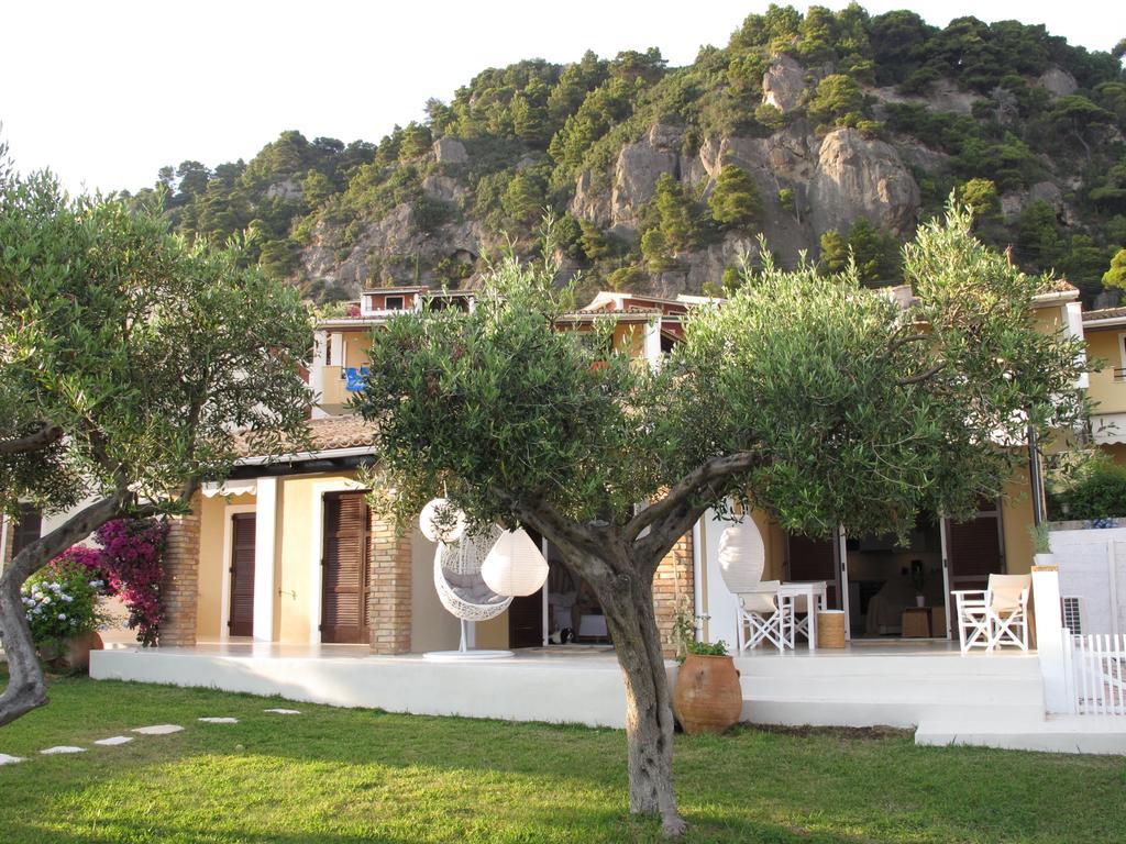 Seafront Calista Beach House With Garden Glyfada  Bagian luar foto