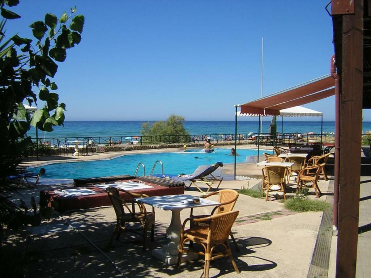 Seafront Calista Beach House With Garden Glyfada  Bagian luar foto