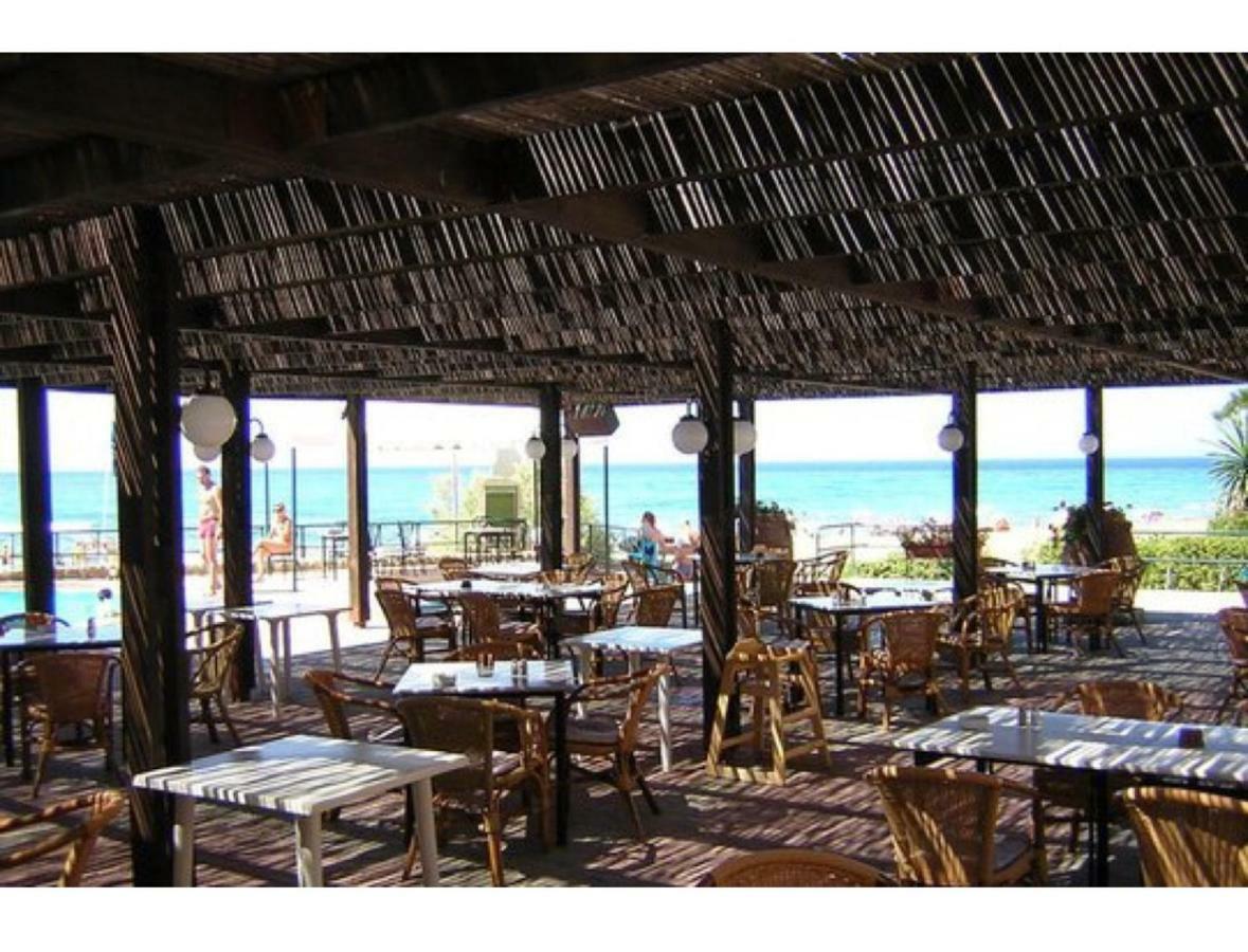 Seafront Calista Beach House With Garden Glyfada  Bagian luar foto